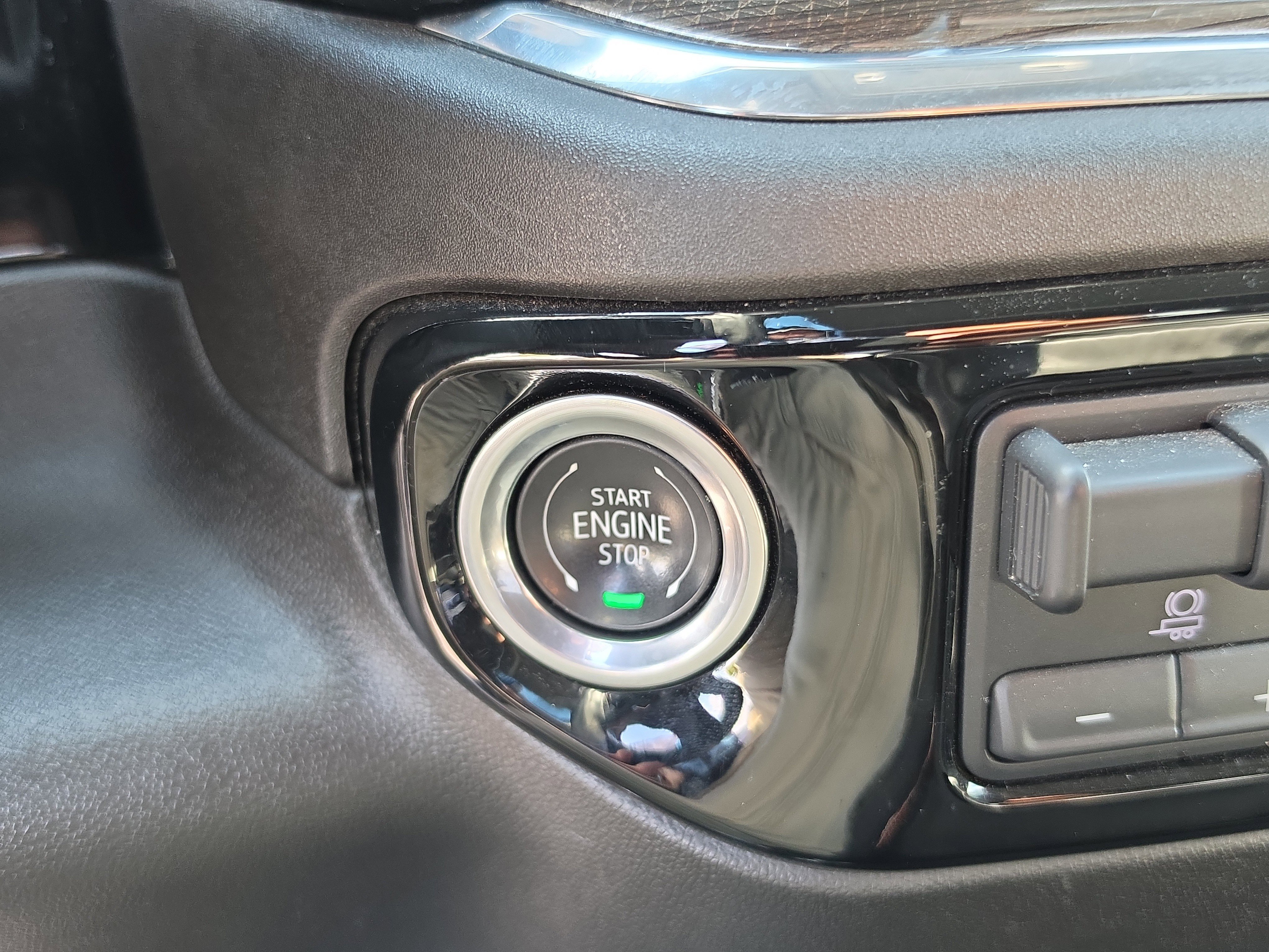 Certified 2025 Chevrolet Silverado 1500 LT RWD image 27