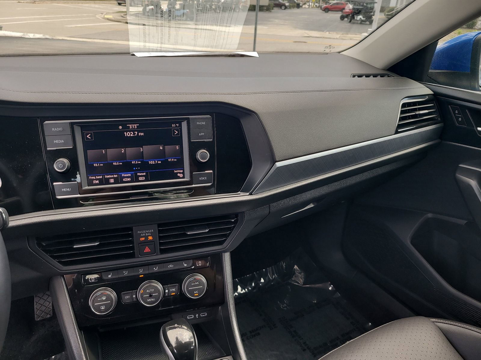 Used 2024 Volkswagen Jetta SE image 17