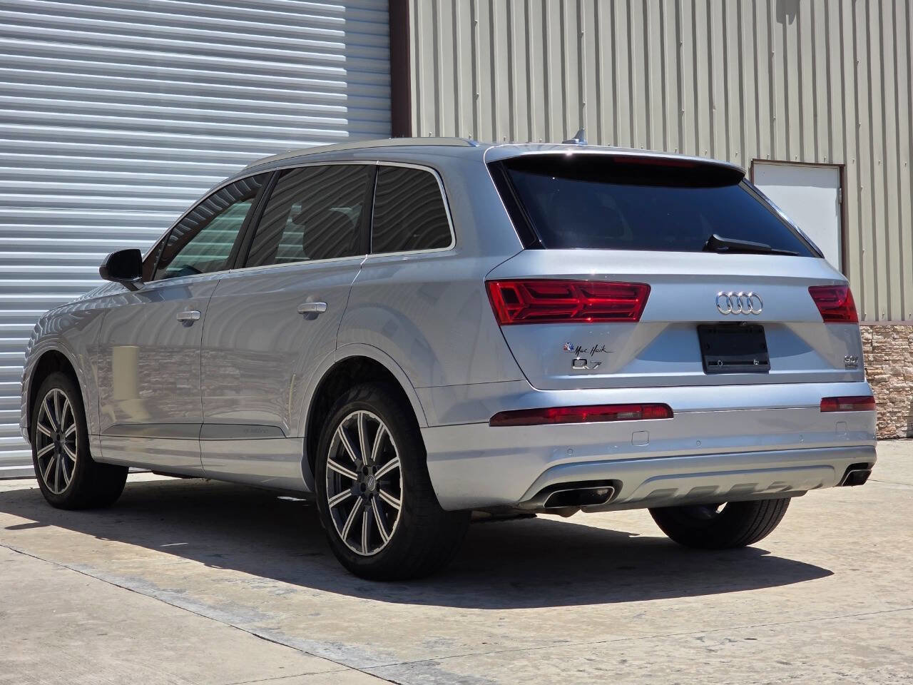 Used 2017 Audi Q7 3.0T Prestige AWD/4WD image 3