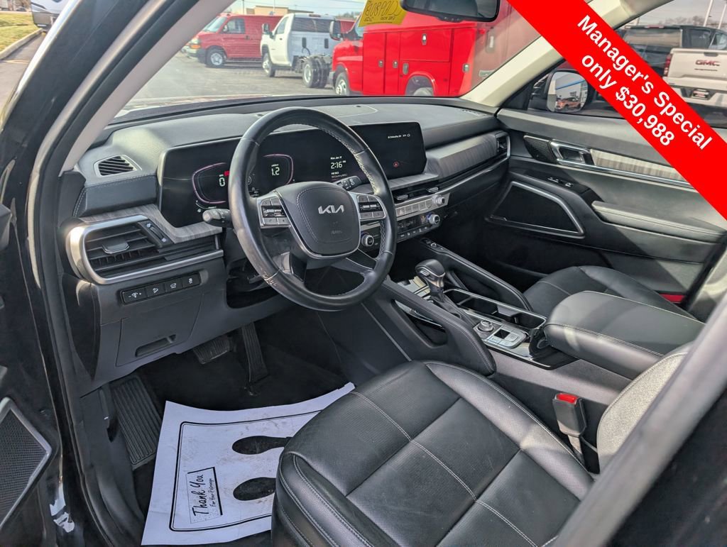 Used 2023 Kia Telluride EX w/ EX Captain's Chair Package image 12