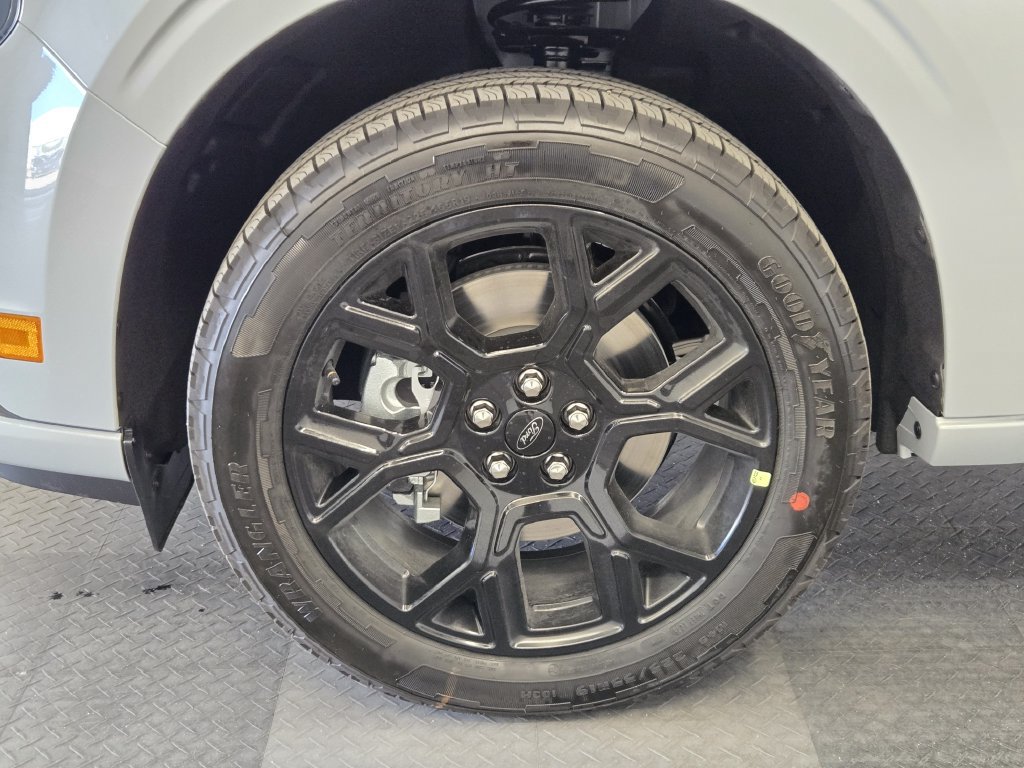 New 2026 Ford Maverick Lobo AWD/4WD image 10