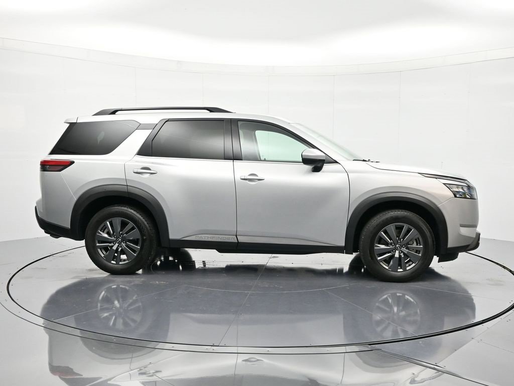 Certified 2024 Nissan Pathfinder SV image 5