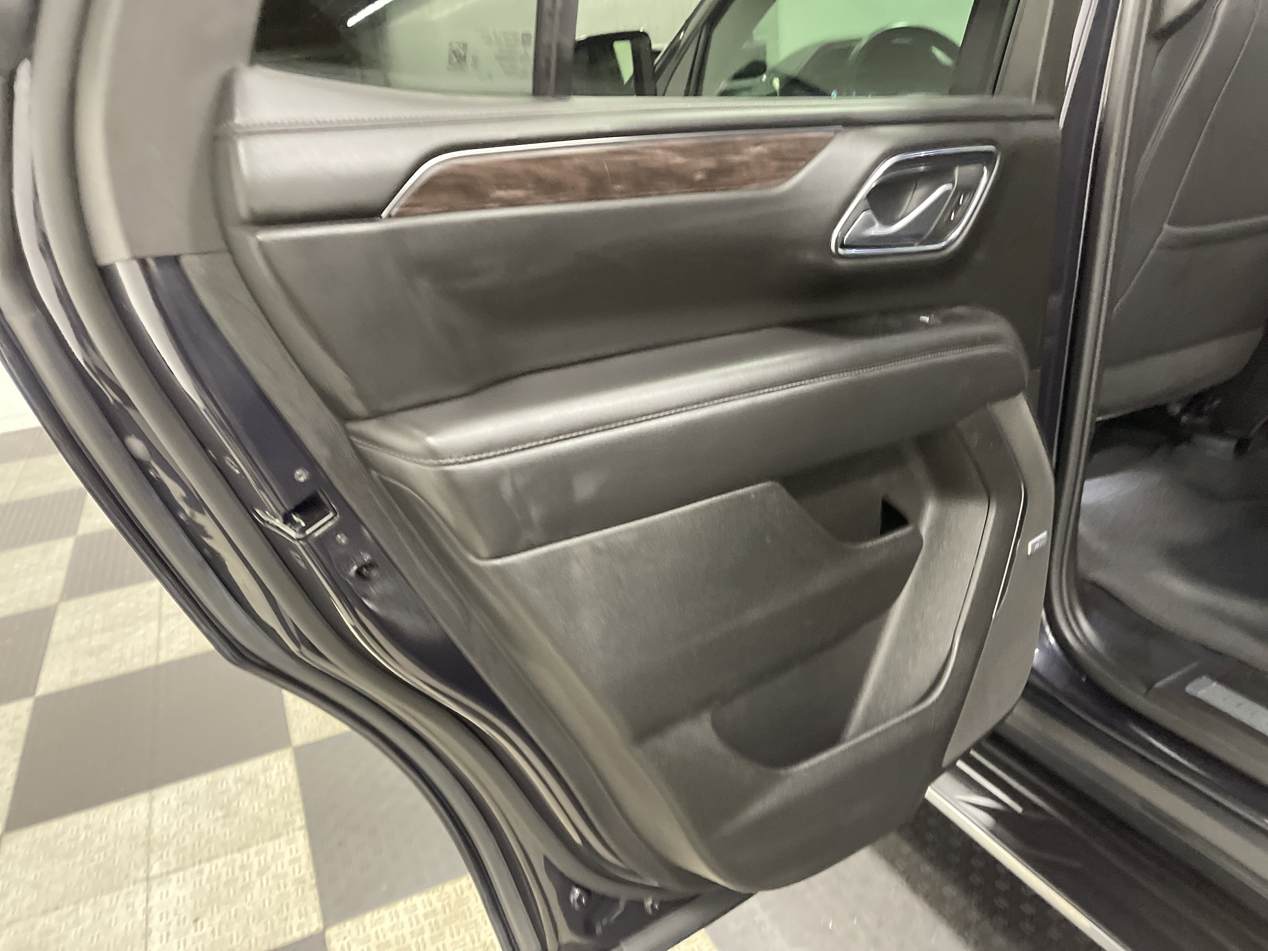 Used 2024 Chevrolet Tahoe LT image 15