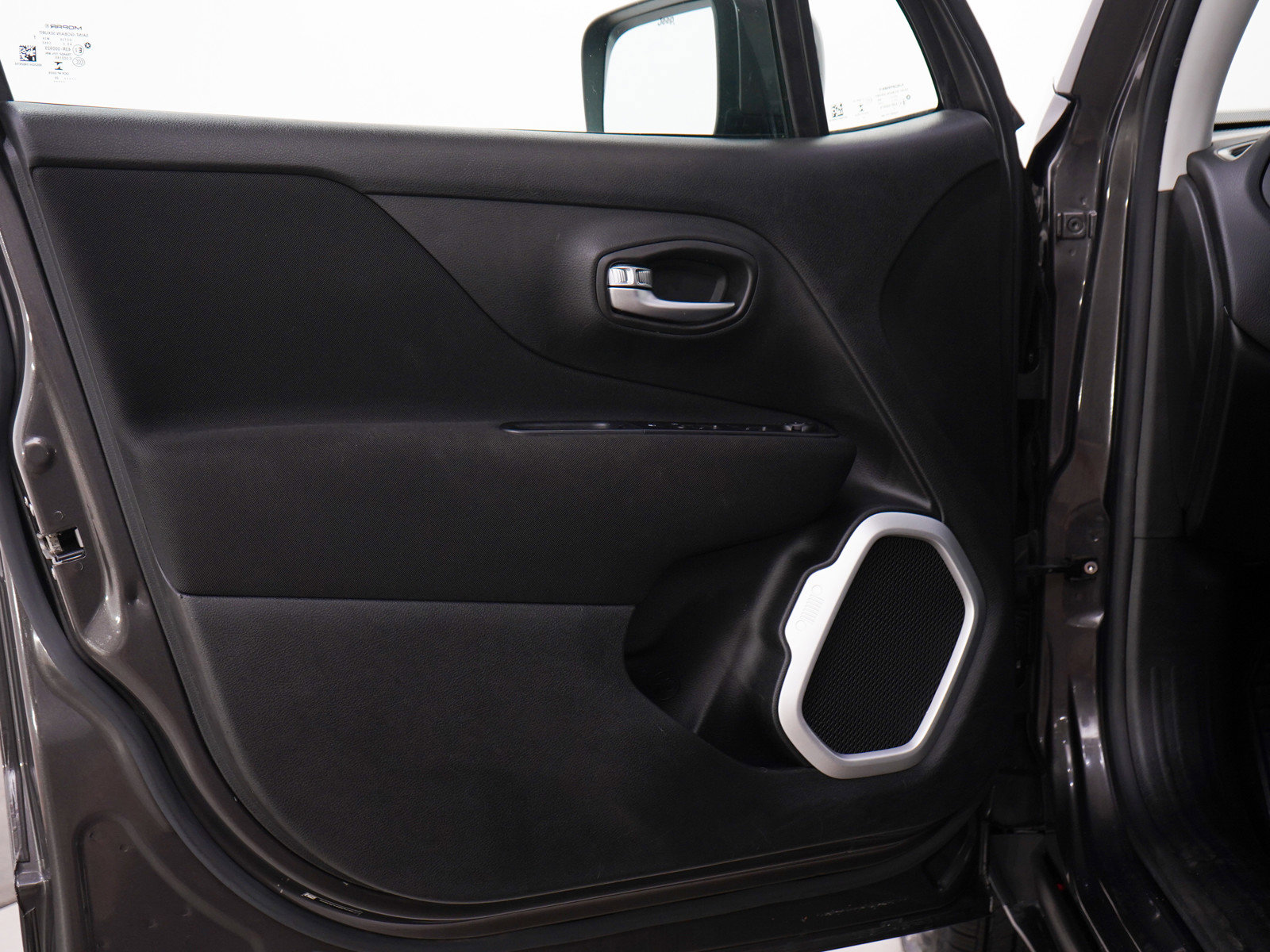 Used 2020 Jeep Renegade Latitude w/ Cold Weather Group AWD/4WD image 19