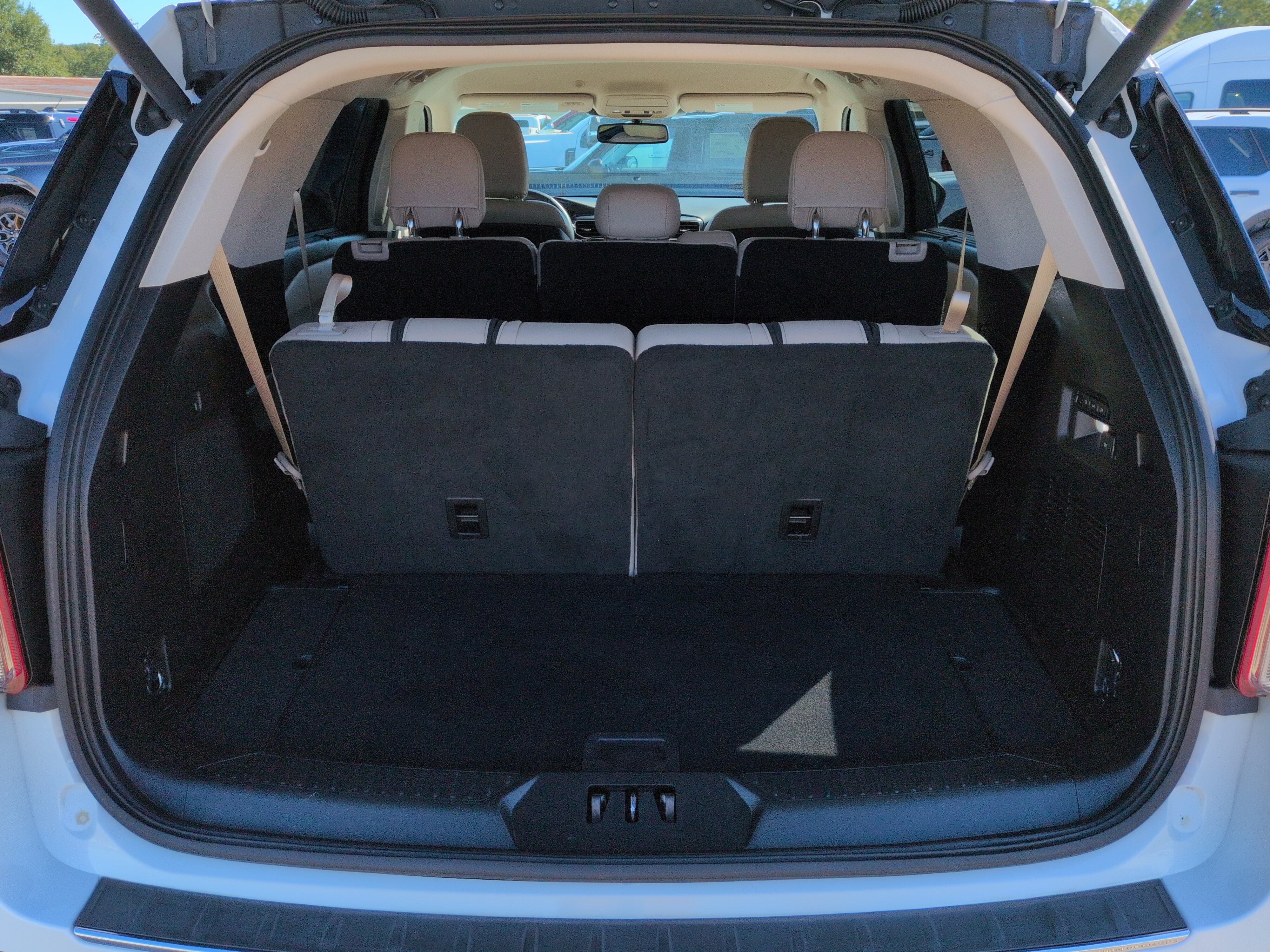 Used 2020 Ford Explorer Limited RWD image 11