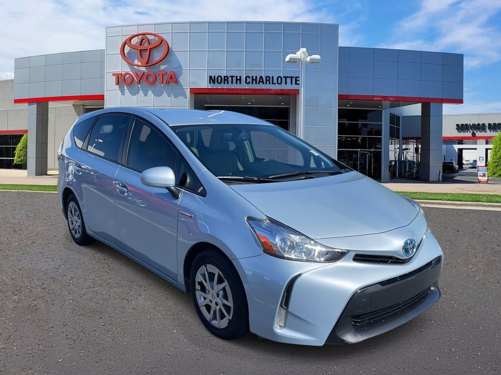 Used 2016 Toyota Prius V Four image 2