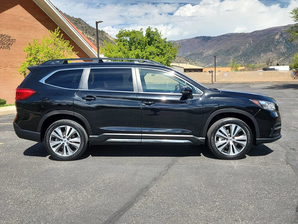 Used 2022 Subaru Ascent Limited image 2