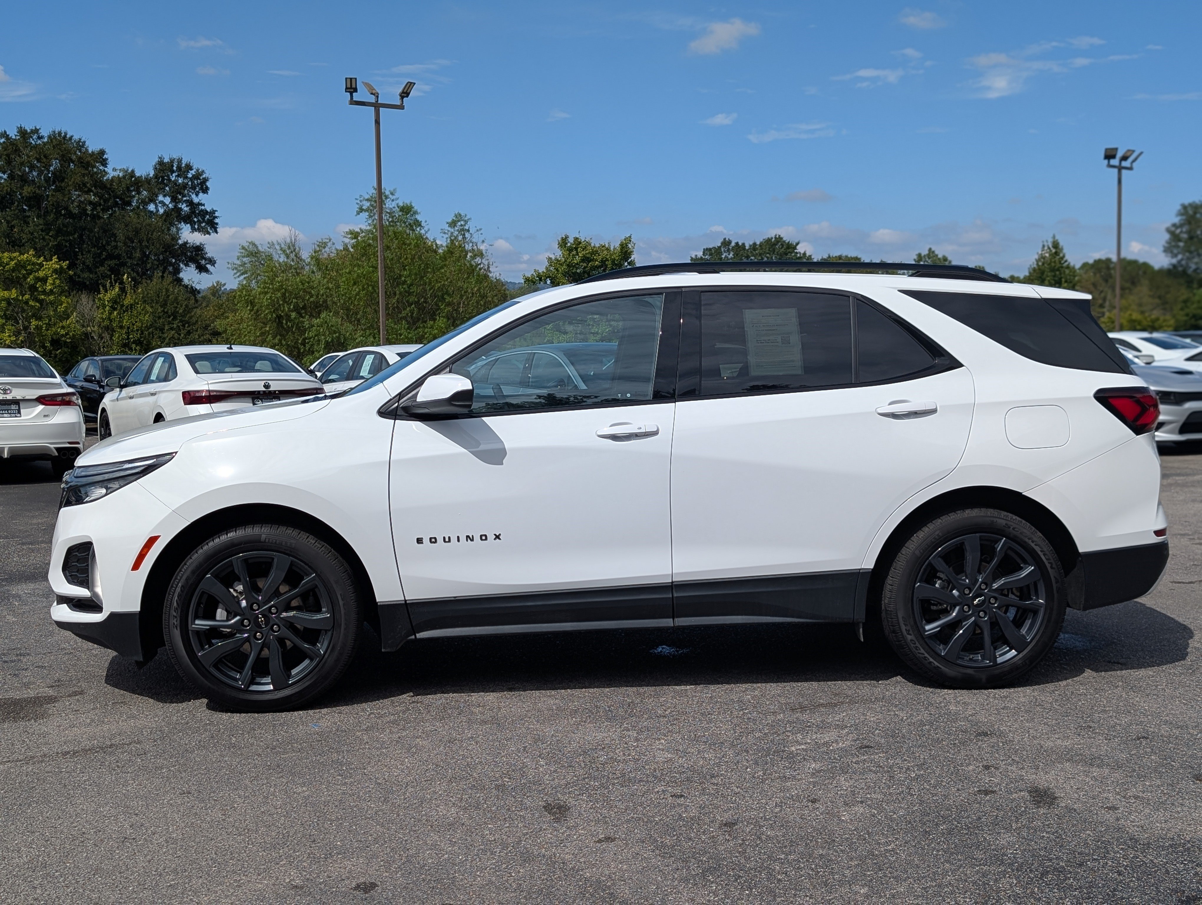 Used 2023 Chevrolet Equinox RS FWD image 6