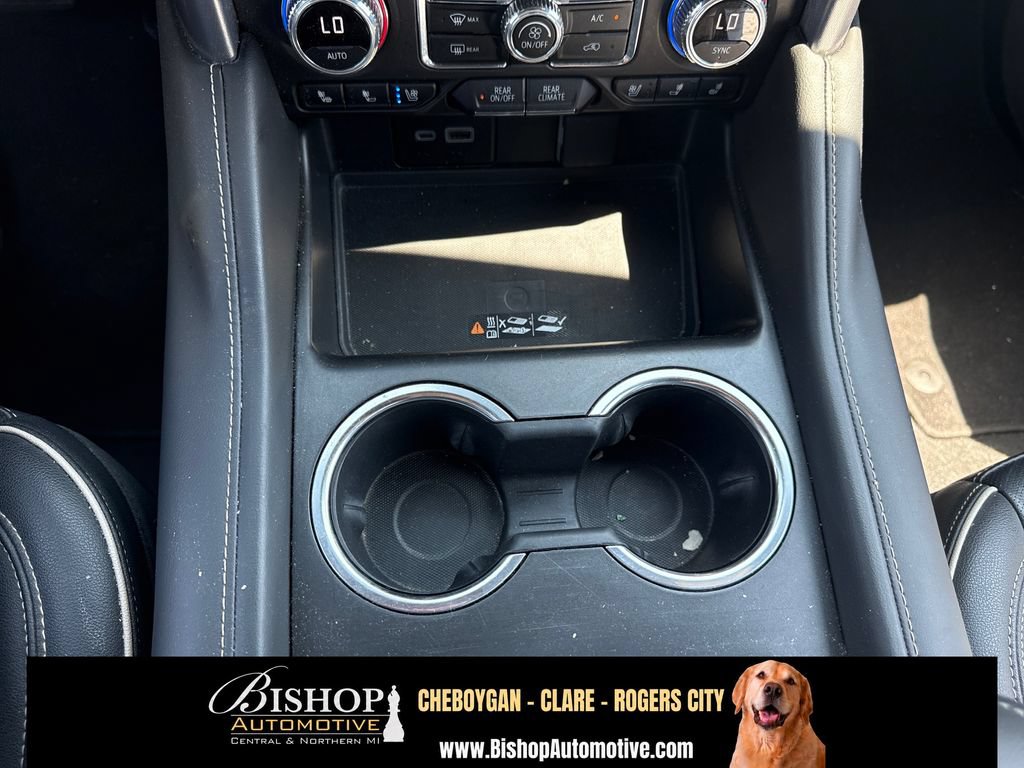 Used 2024 GMC Yukon XL SLT AWD/4WD image 25