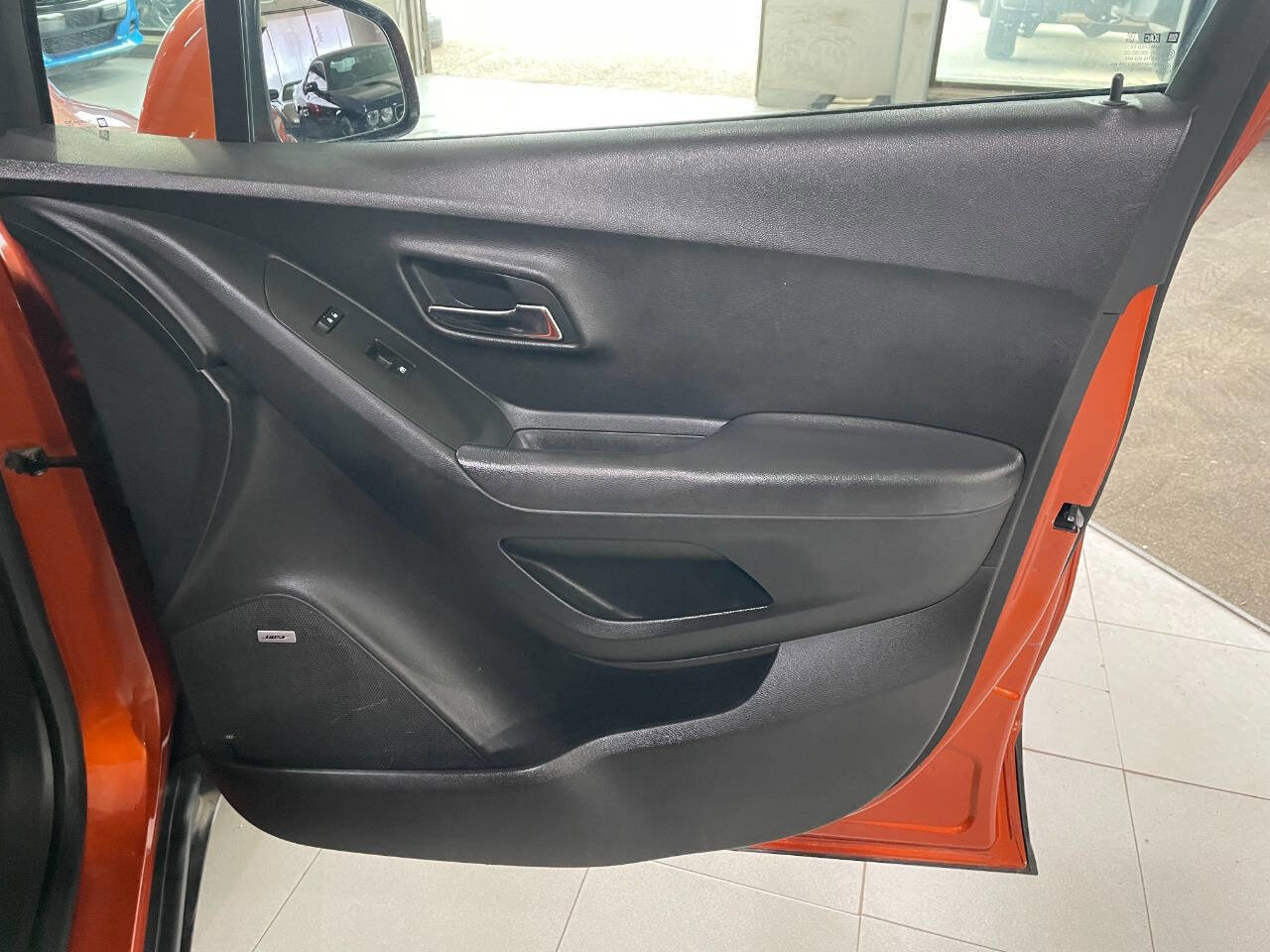 Used 2016 Chevrolet Trax LT w/ LT Sun and Sound Package image 29