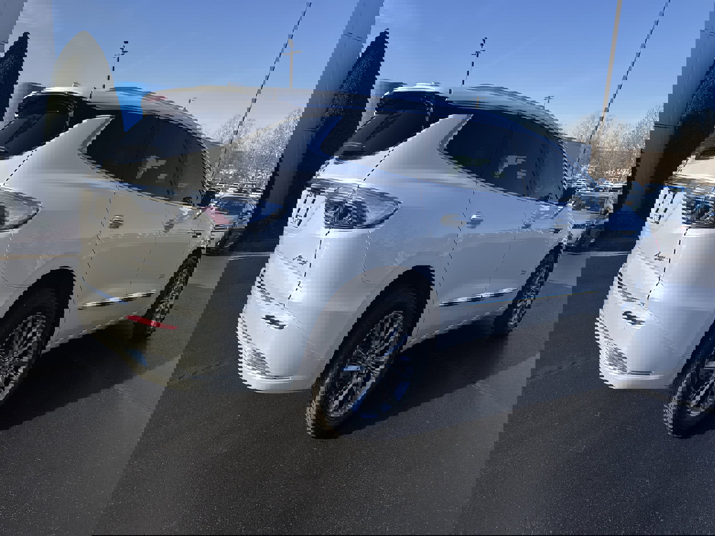 Used 2023 Buick Enclave Avenir w/ Avenir Technology Package image 4