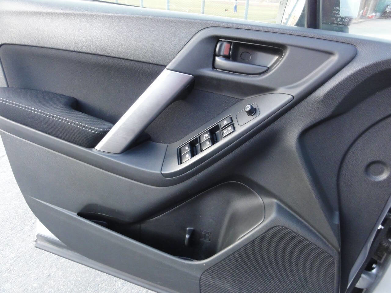 Used 2014 Subaru Forester 2.5i Premium w/ All-Weather Package image 30