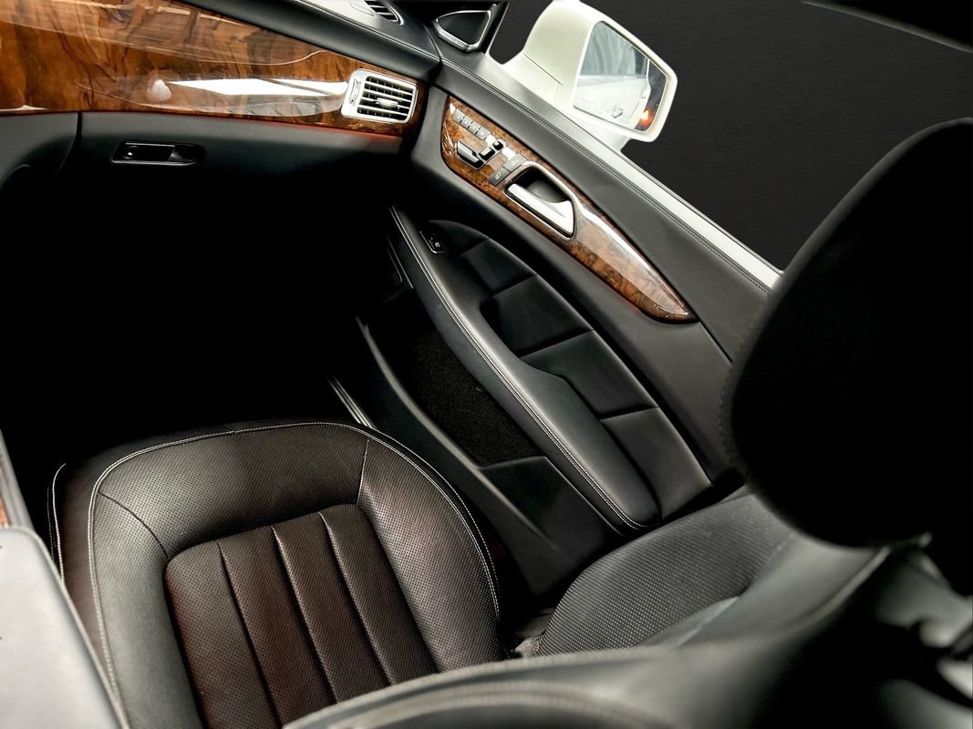 Used 2014 Mercedes-Benz CLS 550 4MATIC image 19
