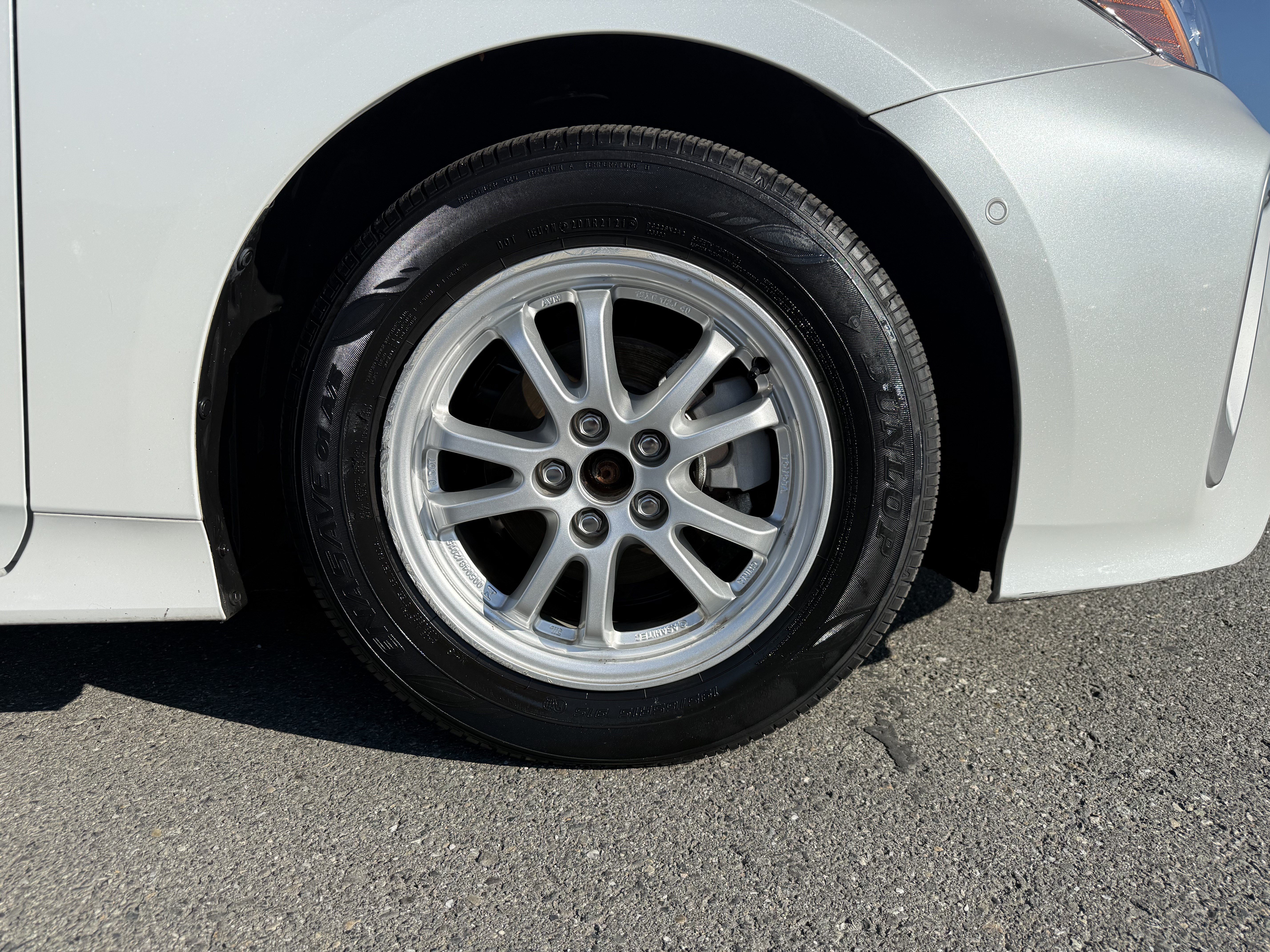Used 2022 Toyota Prius LE AWD/4WD image 9