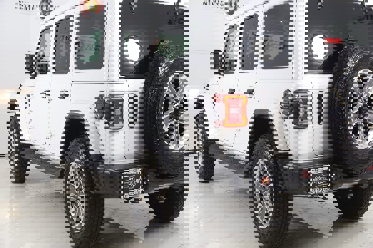 Used 2022 Jeep Wrangler Unlimited Sahara w/ Cold Weather Group image 23