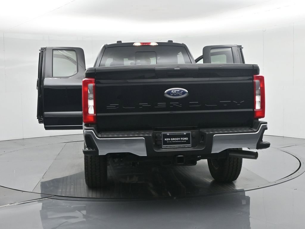 New 2026 Ford F350 XLT w/ FX4 Off-Road Package image 32