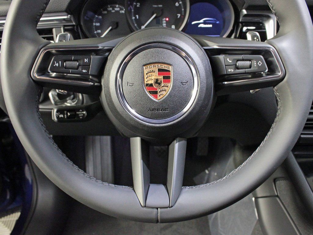 Certified 2025 Porsche Macan image 21