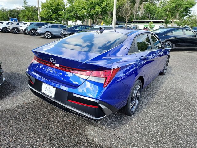 New 2025 Hyundai Elantra Limited image 5