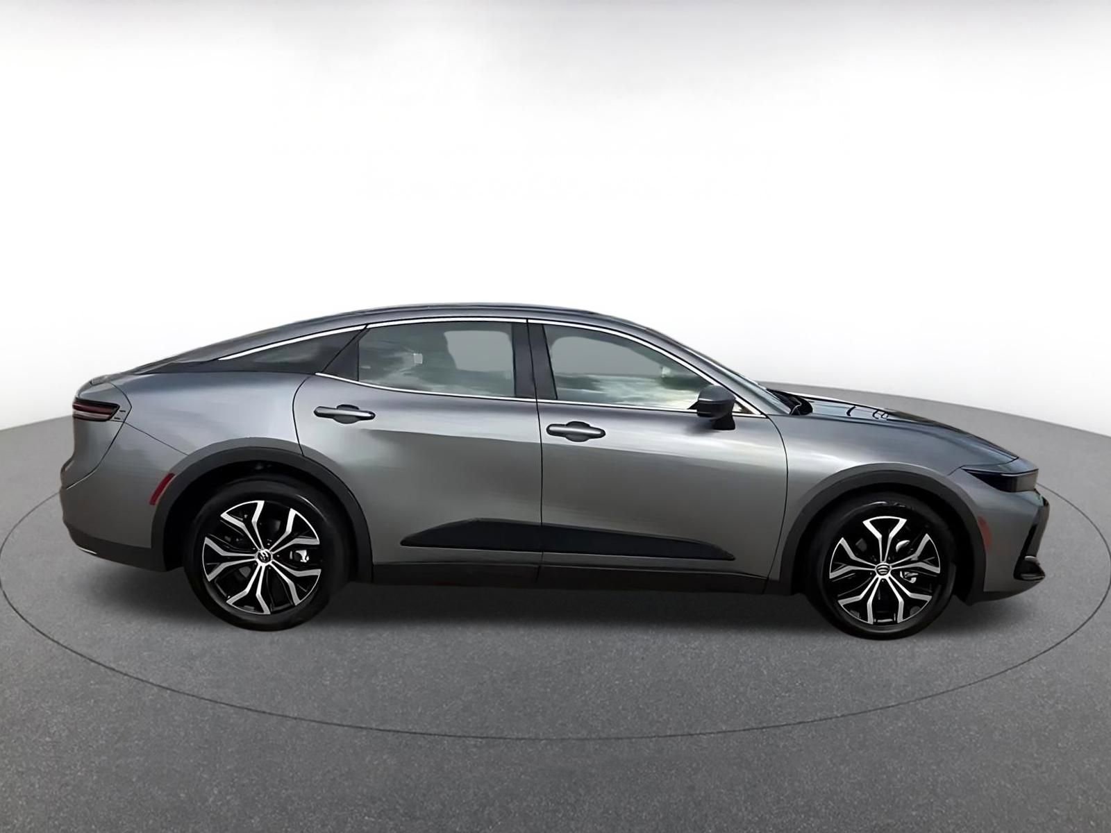 Used 2025 Toyota Crown XLE AWD/4WD image 14