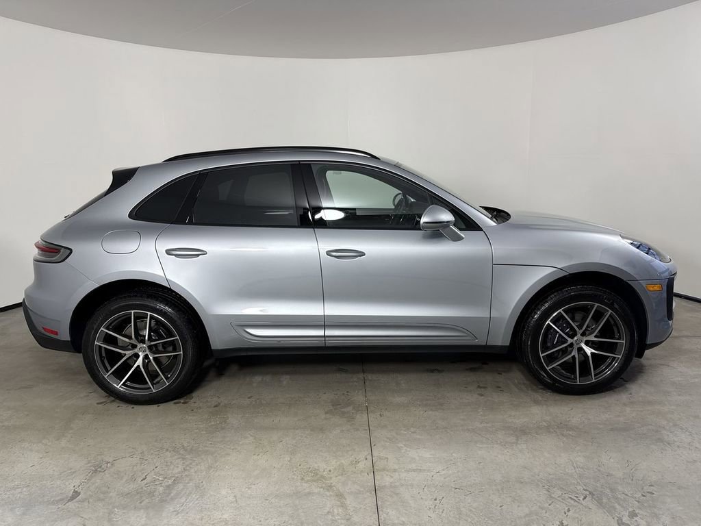 New 2026 Porsche Macan AWD/4WD image 8