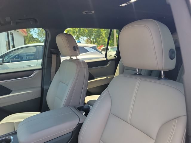 Used 2024 GMC Acadia Elevation w/ Luxury Package FWD image 23