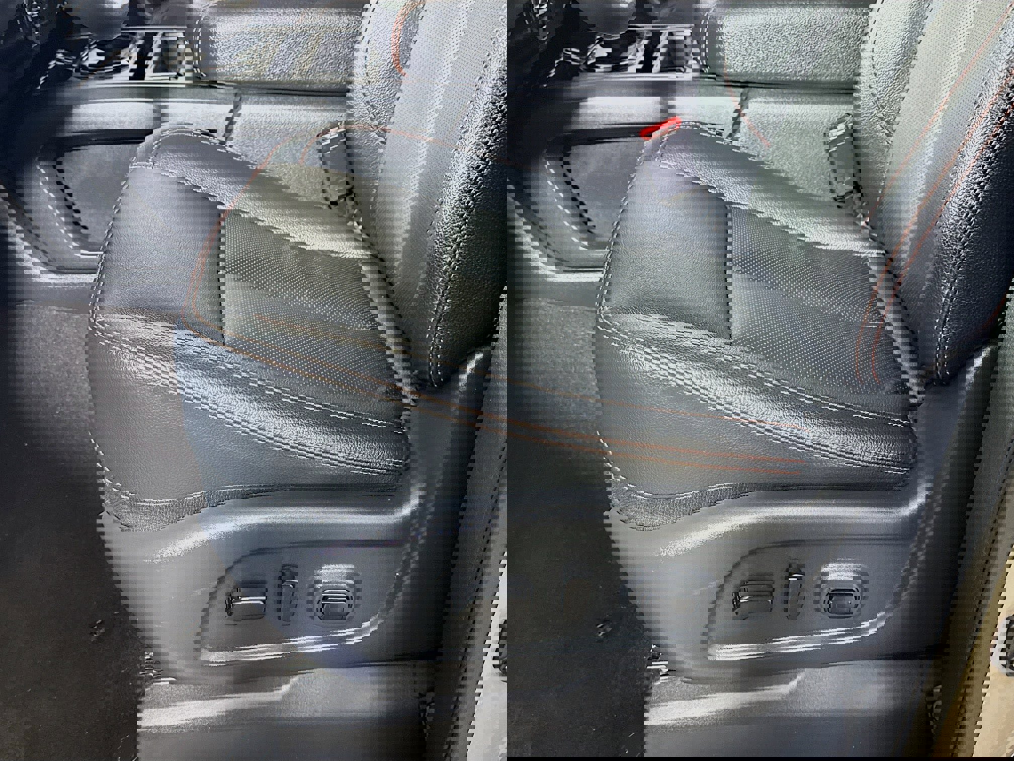 Used 2024 Nissan Titan PRO-4X w/ Pro-4x Convenience Package image 20