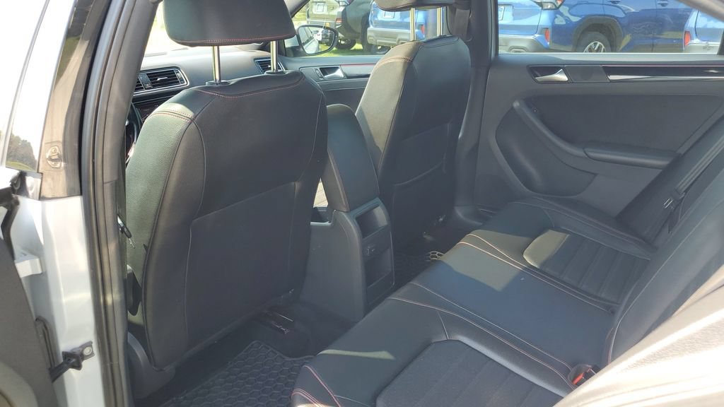 Used 2017 Volkswagen Jetta GLI FWD image 24