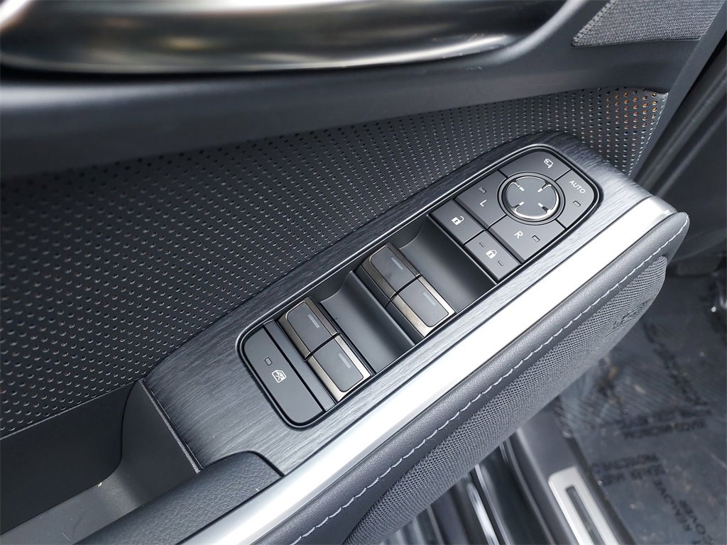 Used 2025 Lexus GX 550 image 19