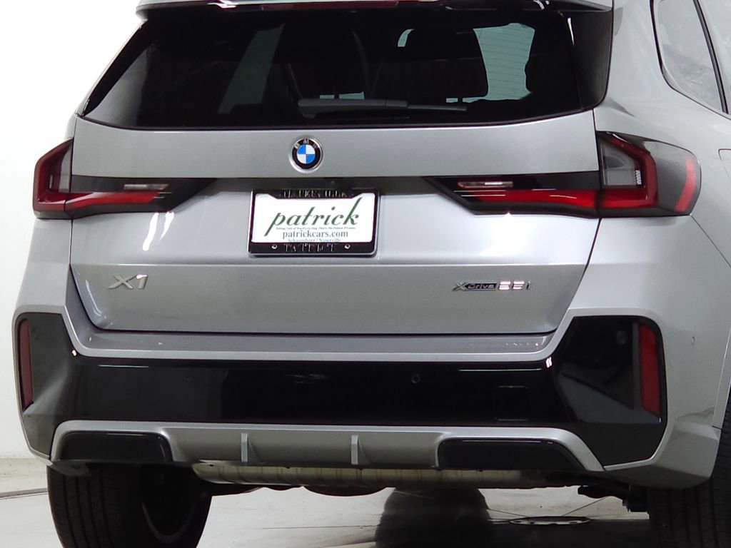 Used 2023 BMW X1 xDrive28i w/ M Sport Package AWD/4WD image 8