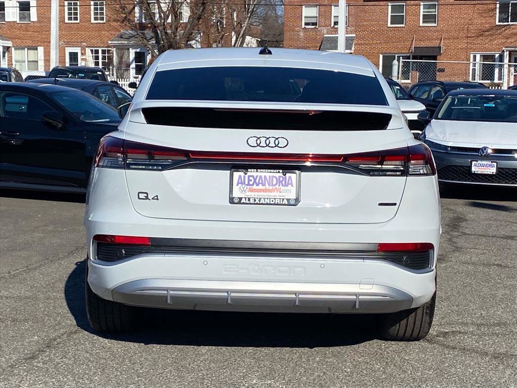 Used 2024 Audi Q4 e-tron Premium Plus w/ Premium Plus image 4