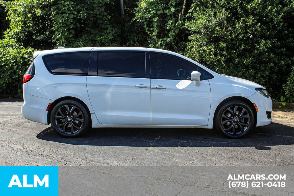 Used 2019 Chrysler Pacifica Touring Plus w/ S Appearance Package FWD image 7