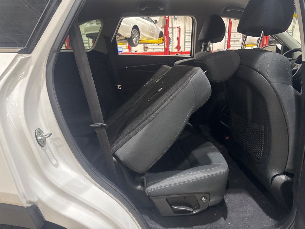Used 2020 Kia Sorento LX FWD image 11