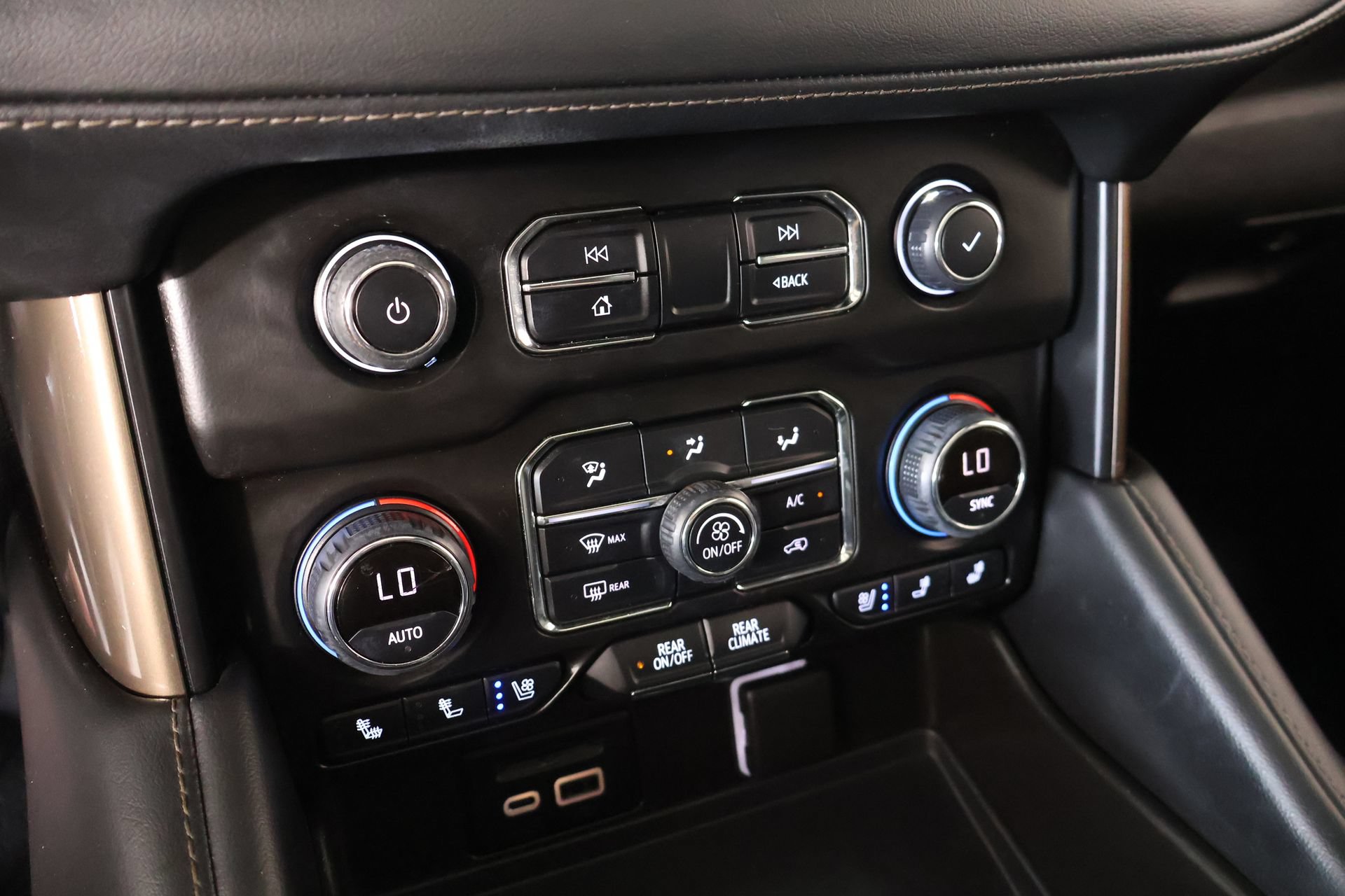 Used 2021 Chevrolet Suburban High Country AWD/4WD image 8