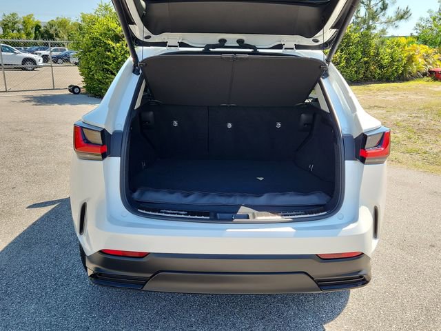 Used 2024 Lexus NX 250 FWD w/ Towing Package (2000 Lbs) image 5