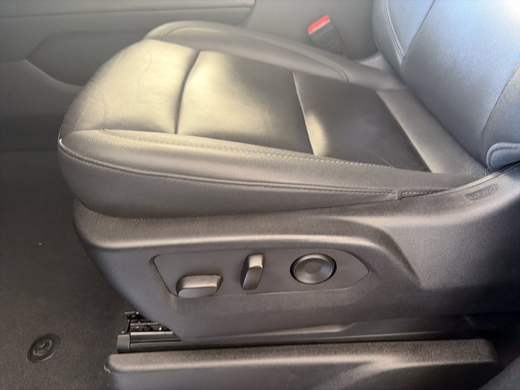 Used 2024 Chevrolet Tahoe LT AWD/4WD image 11