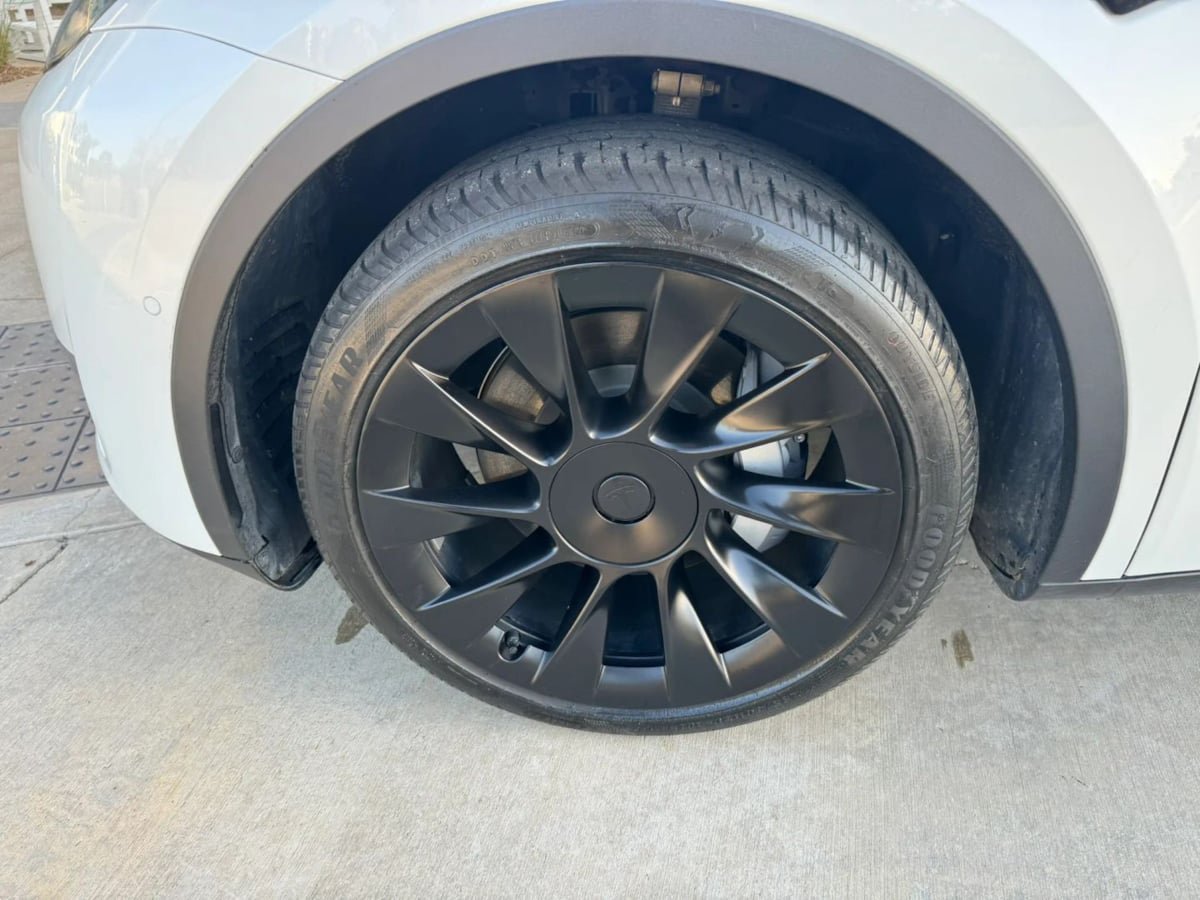 Used 2024 Tesla Model Y Long Range RWD image 19