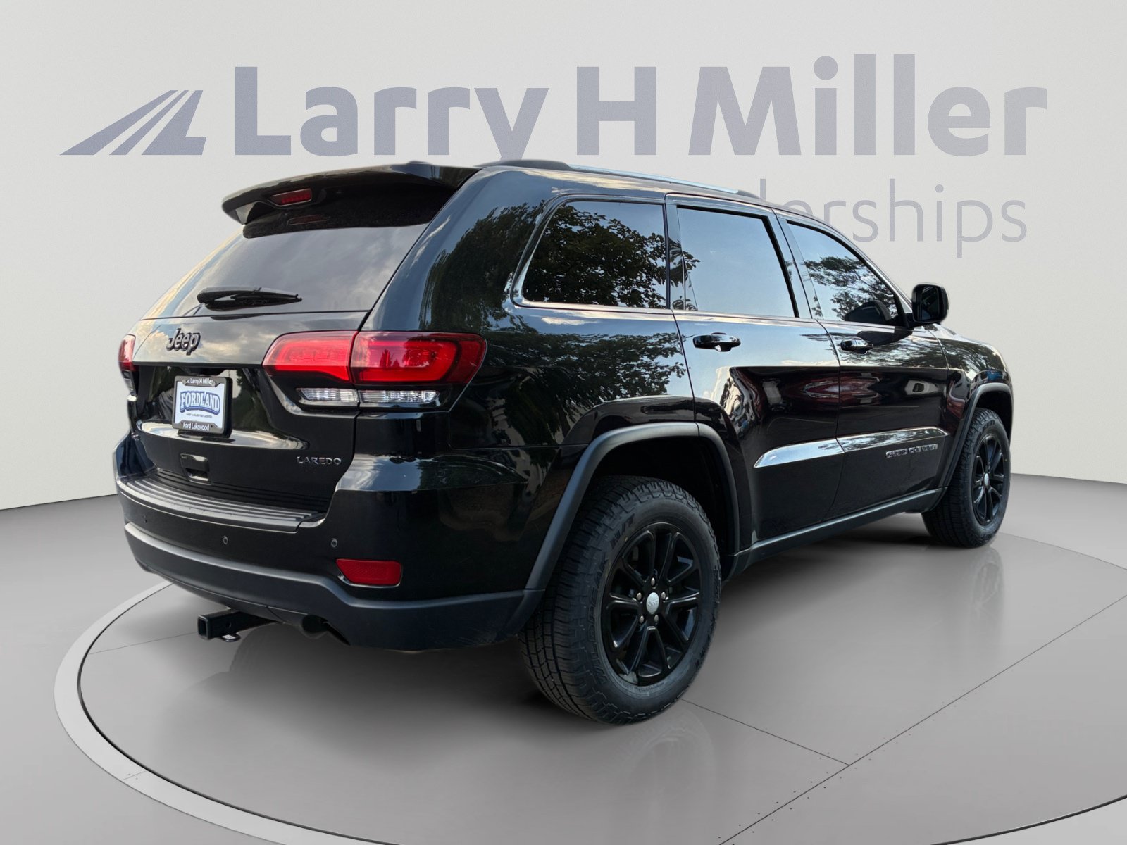 Used 2021 Jeep Grand Cherokee Laredo AWD/4WD image 5