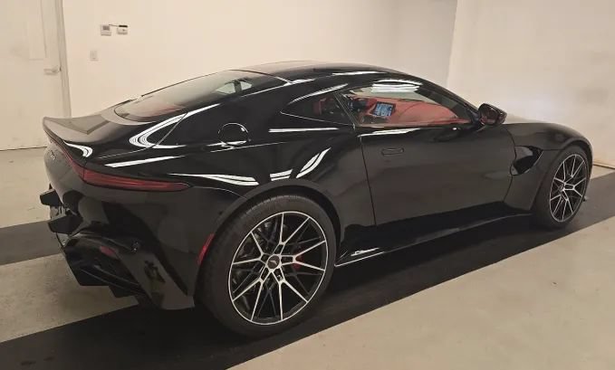Used 2019 Aston Martin V8 Vantage Coupe RWD image 2