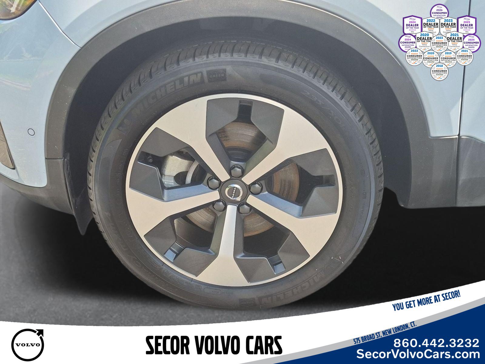 Used 2026 Volvo XC40 B5 Plus AWD/4WD image 26