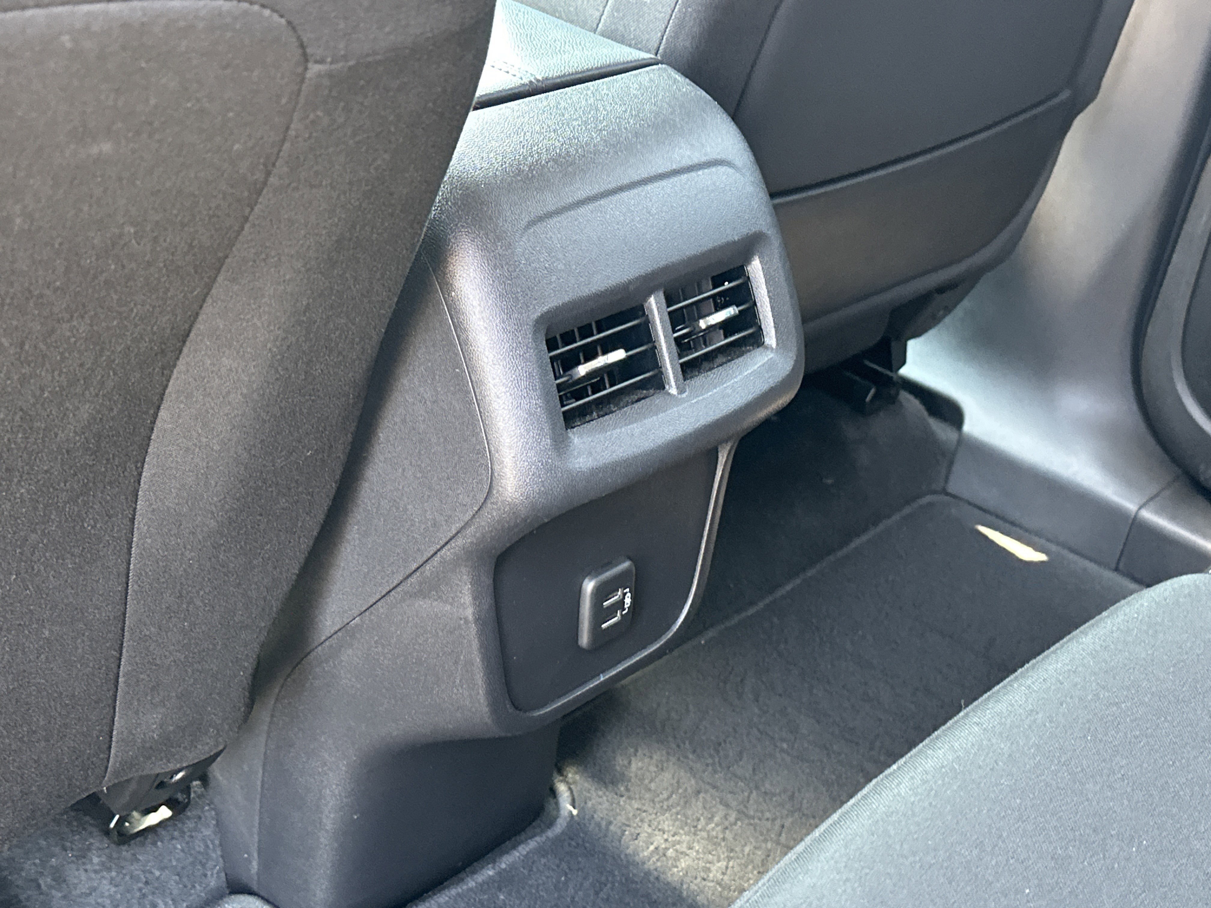 Used 2024 GMC Terrain SLE image 13