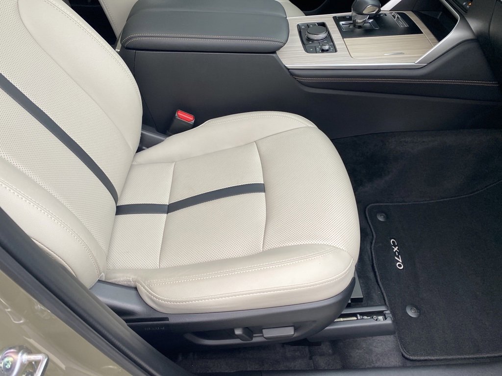 Certified 2025 MAZDA CX-70 Plug-In Hybrid w/ Premium Pkg image 9