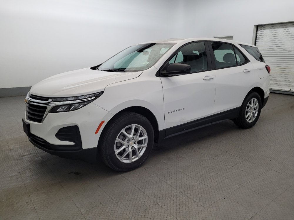 Used 2023 Chevrolet Equinox LS AWD/4WD image 2