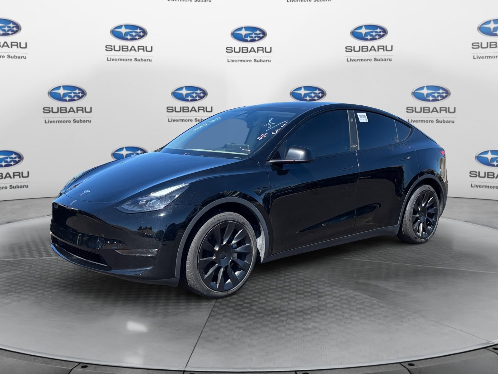 Used 2023 Tesla Model Y Long Range AWD/4WD image 2