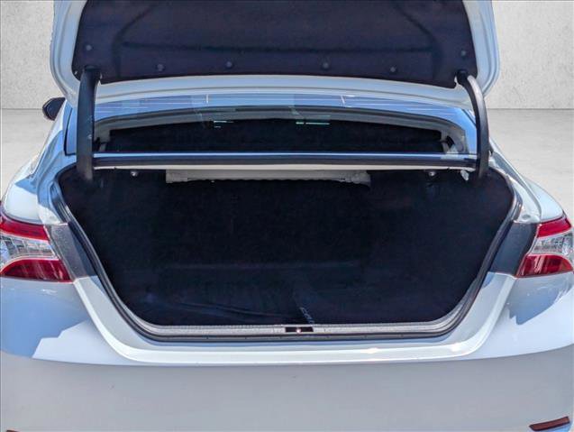 Used 2020 Toyota Camry XSE FWD image 6