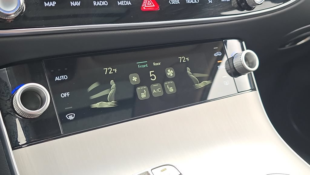 New 2026 Genesis GV70 2.5T Select AWD/4WD image 24