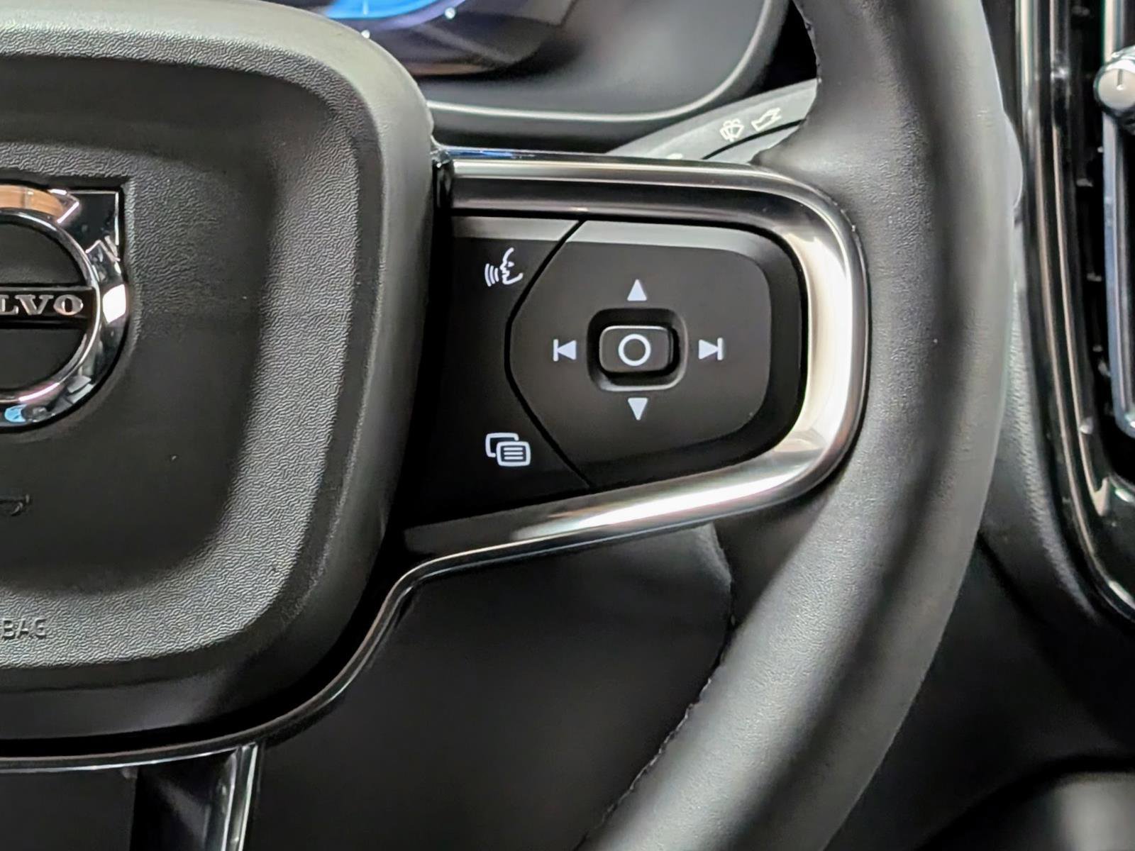 Used 2023 Volvo C40 P8 Recharge Ultimate AWD/4WD image 32