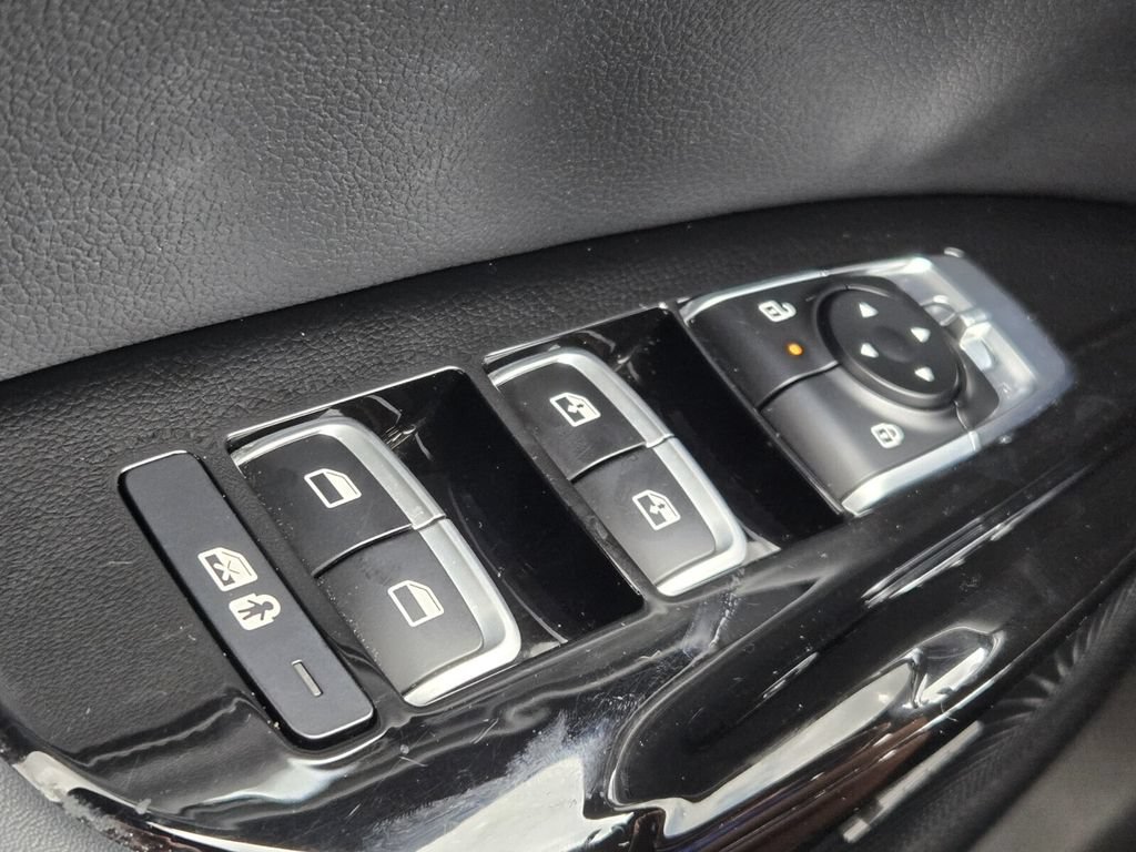 Used 2025 Kia K5 GT-Line w/ GT-Line Premium Package FWD image 28