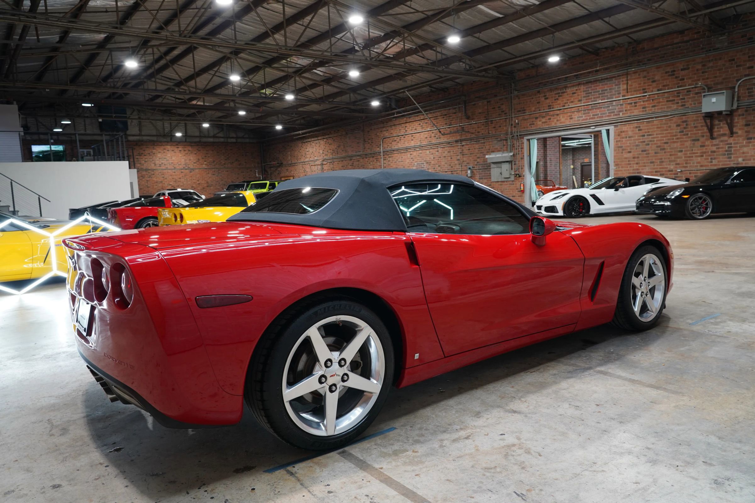 Used 2006 Chevrolet Corvette Convertible w/ Preferred Equipment Group RWD image 16