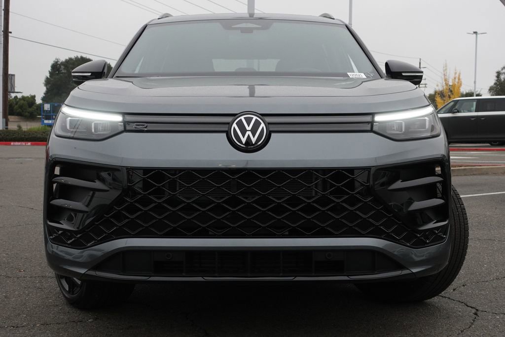 New 2026 Volkswagen Tiguan SE R-Line AWD/4WD image 4