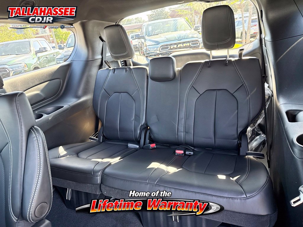 New 2027 Chrysler Pacifica LX FWD image 31